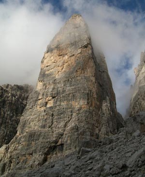 Una proposta  articolata in 3 giornate per salire alcune tra le più belle vie di arrampicata del Gruppo di Brenta.