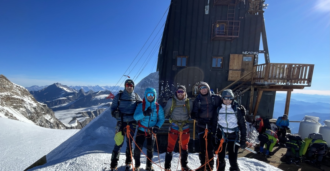 Punta Gnifetti, salita storica con partenza da Gressoney a piedi