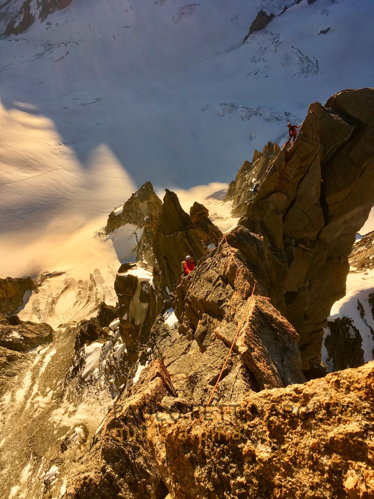 aiguille du diable - 2 di 5 - alpinismo_paolo pettinaroli guida alpina